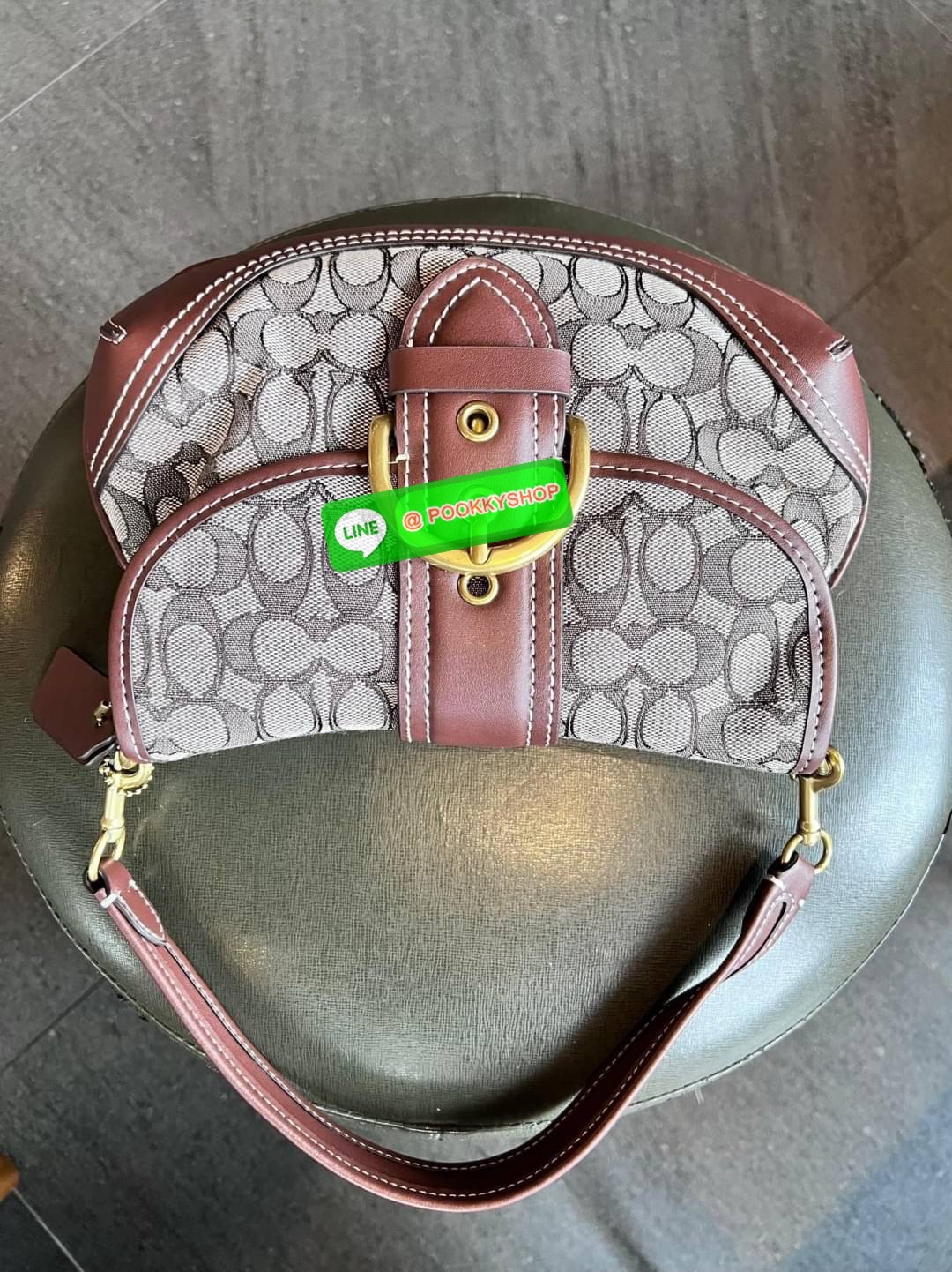 🌟NEW ARRIVAL! วินเทจสุดๆ ใช้กี่ครั้งก็ไม่เบื่อ สวยมากๆค่ะ COACH THE SOHO FLAP LIMITED RE-EDITION!! 💌พร้อมส่ง มาค่าห้ามพลาดคลาสสิค แมทได้กับทุกชุด! 📌รุ่นนี้ต้องมีป้ายแบรนด์Limitedห้อยมาด้วยนะคะ วัสดุJacquard +หนังแท้สวยงาม เปิด-ปิดก