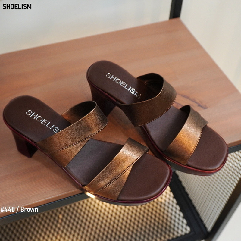 พร้อมส่งจ้า มาใหม่สวยไม่ไหว!! รองเท้าส้นสูง ดีไซน์สวยเป๊ะ หนังนิ่มไมาบาดเท้า น้ำหนักเบา ใส่ทำงานก็เป๊ะ ใส่ออกงานก็ปัง ไม่อยากพลาดรีบทักมาเลยน้าาา..