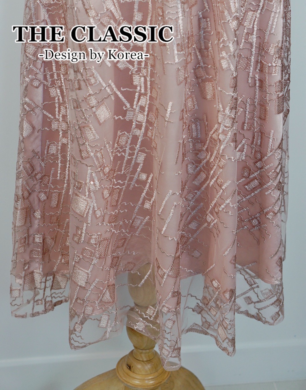 เดรสแฟชั่น เดรสออกงานปักเลื่อม ใช้ผ้าซีทรูเนื้อดีปักบวดลายเลขาคณิต