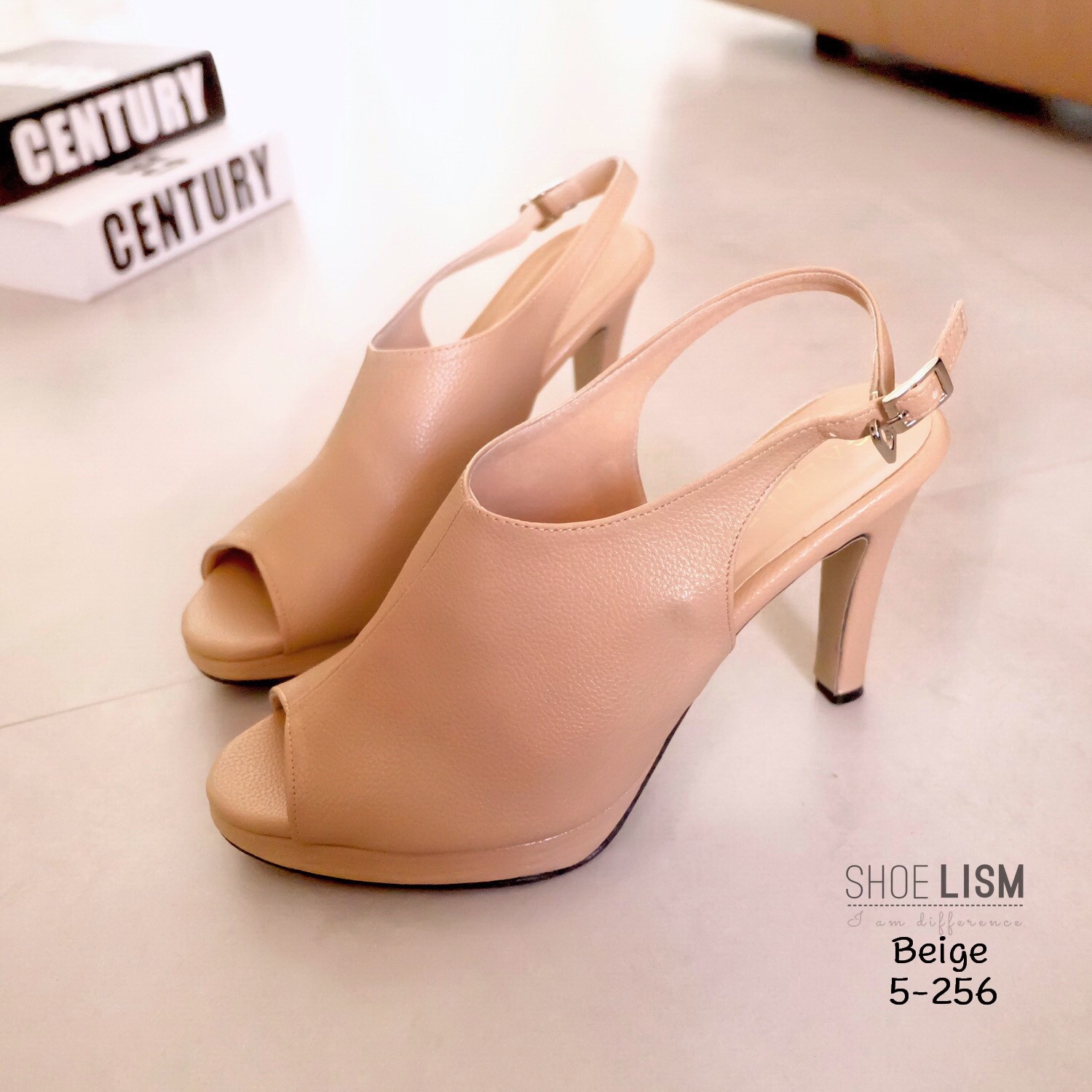 กรี๊ดหนักมาก ราคาที่จับต้องได้ ใส่สบาย แถมความเกร๋ขีดสุด เก็บทรงสวยมากกย้ำๆ เก็บหน้าเท้าเป็นเลิศ แอบโชว์สีเล็บ รัดข้อปรับได้ เสริมด้านหน้าเพื่อเดินสะดวกขึ้นด้วยค่ะ