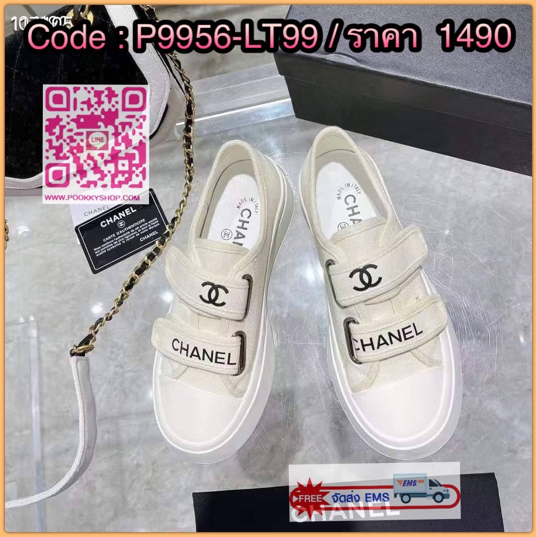 รุ่นใหม่ล่าสุดชนช็อปเลยจ้า รุ่นนี้ลุคคุณหนู hiso เลยจ้า รองเท้าผ้าใบแบรนด์ CHANEL แต่งสายคาดโลโก้แบรนด์ ใส่สวยหรูสุดๆค่ะ ลุคสป็อตเท่ๆค่ะ งานมีโลโก้แบรนด์ทุกจุด ตามแบบต้นฉบับคะ งานลุคคุณหนูใส่สบาย แมทชุดง่ายเลยจ้า