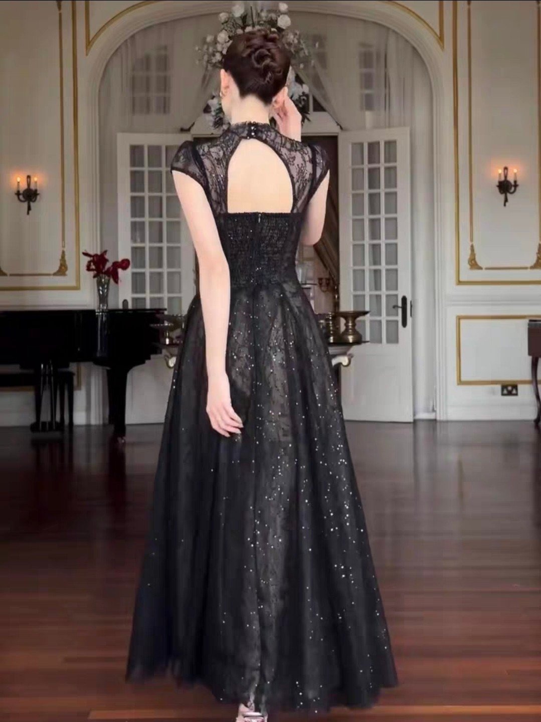 เดรสแฟชั่น เดรสเสื้อคอกลมแขนเต่อ กระโปรงบาน ดีเทลซีทรูที่บ่าและแขน