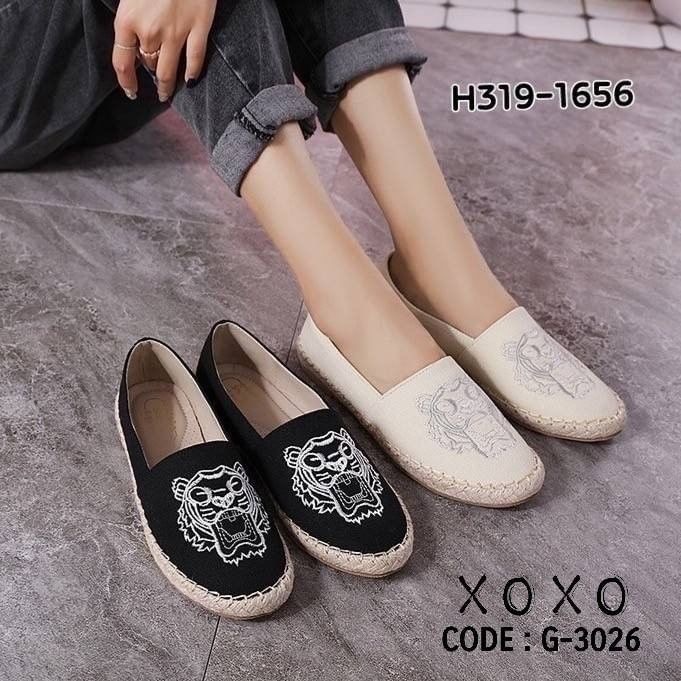 สินค้าพร้อมส่ง คัชชูผ้าแคนวาส ปักหน้าเสือ ผ้านุ่มใส่สบาย ด้านในเย็บนวม พื้นนุ่ม แมทส์ชุดง่าย ใส่เสื้อผ้าได้หลากหลาย