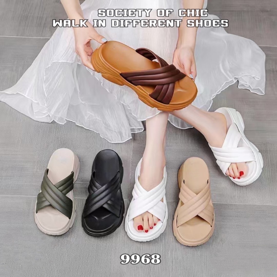 ฟังก์ชั่นที่คิดมาเพื่อให้ใส่สบายรับหน้าฝนแบบนี้ รองเท้าสวมลำลอง หน้าไขว้ โปร่งๆ โล่งๆ ที่ใส่แล้วยังดูสวย ใส่สบาย เอาไว้ประจำตัว แต่งตัวง่าย แถมราคาน่าคบหา พร้อมลุยฝนนี้ได้สบายๆ เลยจ้าา