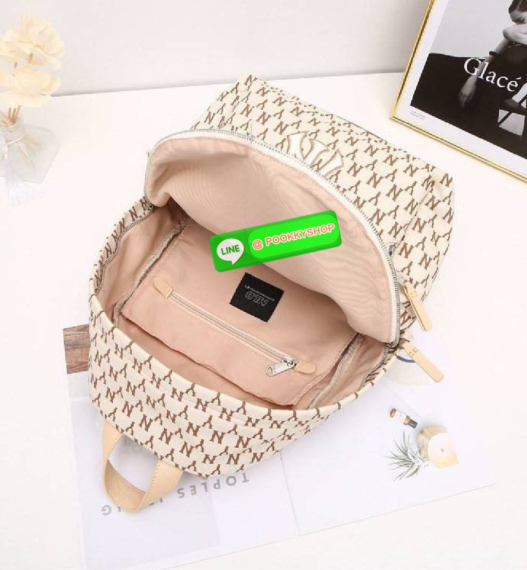 MLB เป้ใบใหญ่จุของได้เยอะมาก เหมาะสำหรับสะพายเดินทางไปเที่ยว หรือสะพายไปเรียนได้นะคะ สามารถใส่ iPad ได้