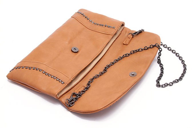 กระเป๋า Clutch มือ TONI BIANCO แบรนด์สุดหรูออสเตรเลีย สีน้ำตาล หนังหรูสุดนุ่ม สายโซ่ ถอดใส่ได้คะ