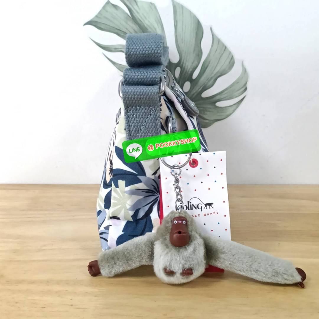 KIPLING SABIAN CROSSBODY MINI BAG กระเป๋าสะพายข้าง วัสดุ Nylon & Polyester 100% ขนาดเล็กกำลังน่ารัก เปิด-ปิดด้วยฝาปิดกระดุมแม่เหล็กและซิปแบรนด์ ด้านในทีแท็กแบรนด์