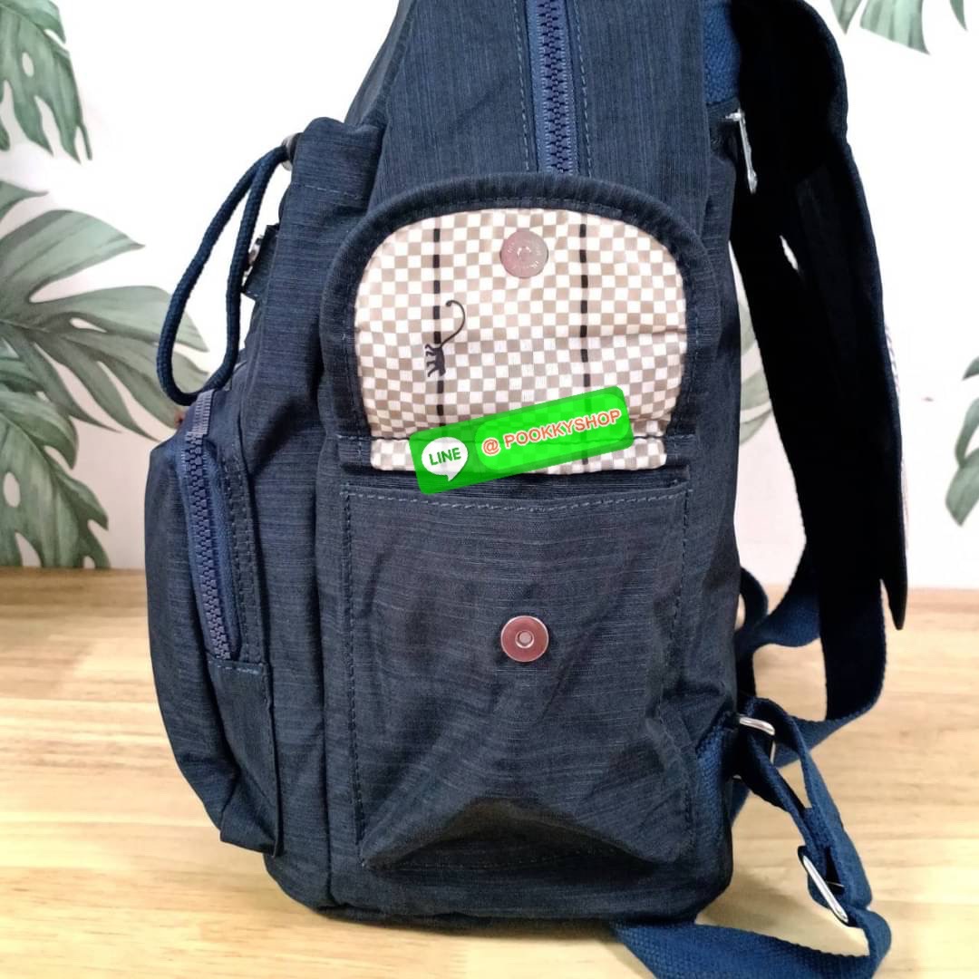 Kipling City Pack Medium Backpack กระเป๋าเป้ Kipling ขนาดกลาง วัสดุ Polyester 100% มีหูหิ้วด้านบน -ด้านหลัง มีซิปหลัง 1ช่องลึก -ด้านข้างมีช่องใส่ของเล็กน้อยทั้ง 2 ด้าน เปิด-ปิด ด้วยกระดุมแม่เหล็ก -ด้านหน้ามีช่องซิปใส่ของแยก 1 ช่อง และ ช่องปรับขนาดด้วยสายล