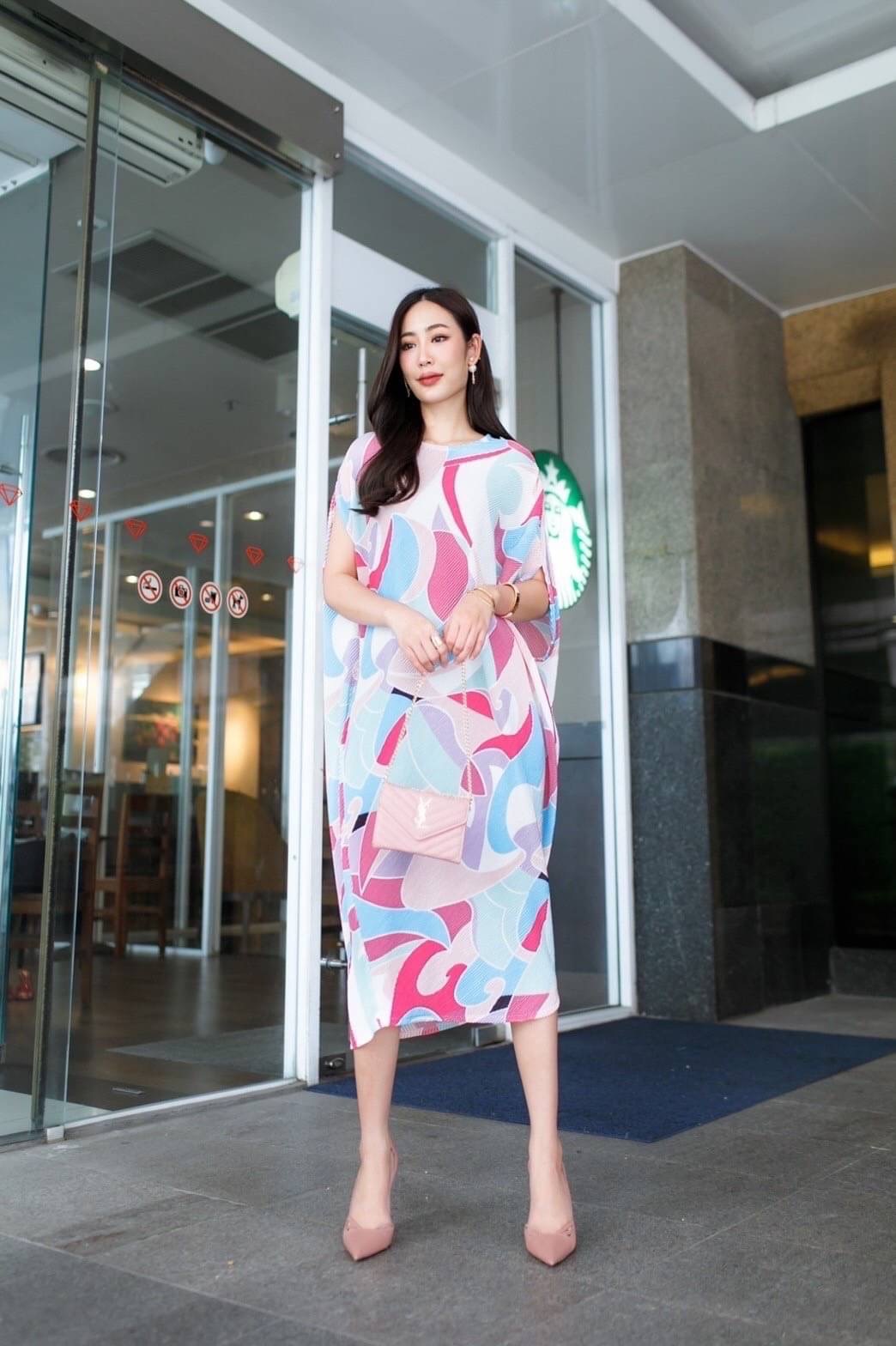 Darino Pleated Dress สวย เรียบหรู ดูแพง แบบคลาสสิค ✨ต้องตัวนี้ค่ะ มินิเดรสไหล่เบี่ยงอัดพลีท ทรงปล่อย งานสวย 👍🏻 แพตเทิร์นเฉลียงข้างทรงสโลป ดีเทลแขนเบี่ยงข้างเดียวเก๋ๆ เนื้อผ้าพลีทเนื้อนิ่ม นุ่ม ใส่สบาย 😉