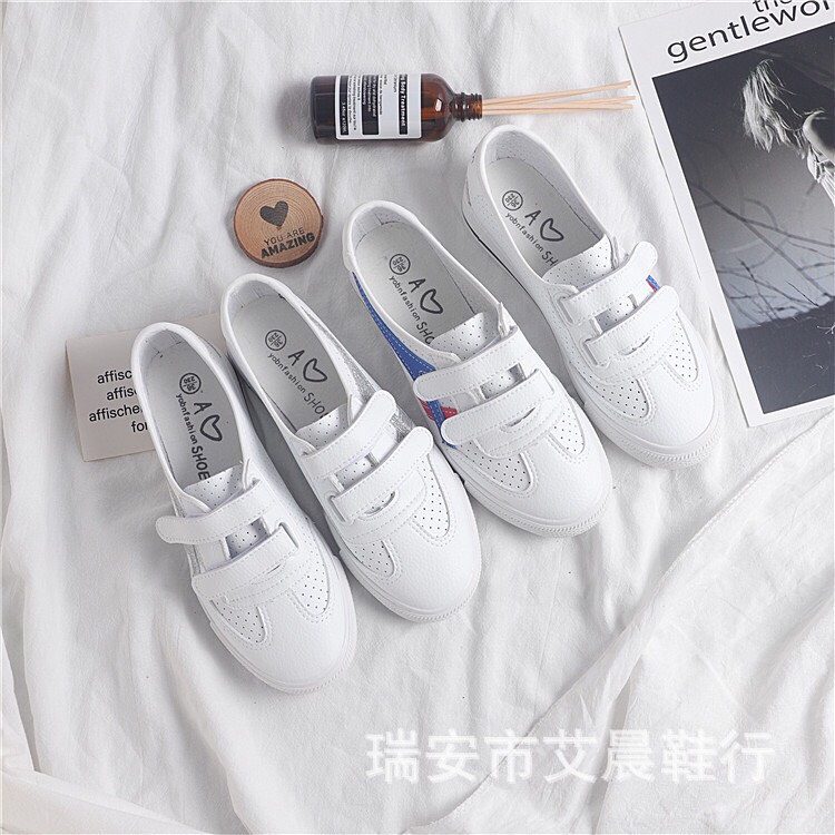 new arrival Onisaka style sneakers งานสวยๆพร้อมเสิร์ฟจ้า ตัวนี้ห้ามพลาด รองเท้าผ้าใบ สไตล์ Onisaka หนังนิ่มอย่างดี จะแมตช์กับกางเกง👖หรือกระโปรง👗ก็ได้ค่ะ ใส่สบาย แม่ค้าคอนเฟริม ห้ามพลาดเลยจ้าตัวนี้แนะนำ อย่าช้ารีบเลย