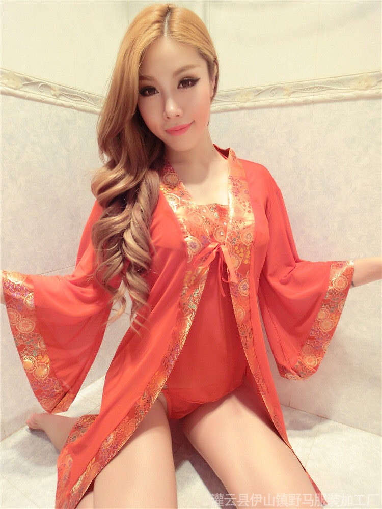 SET ชุดคลุมเซ็กซี่ สีแดง เนื้อผ้าซีทรูสวยหรู แต่งลายปักจีน พร้อม ชุดทูพีซ คล้องคอ สีแดง สไตล์สาวจีน สวย เซ็กซี่มากมายคะ