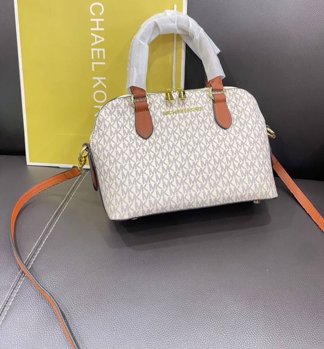 กระเป๋าถือและสะพาย Michael Michael Kors