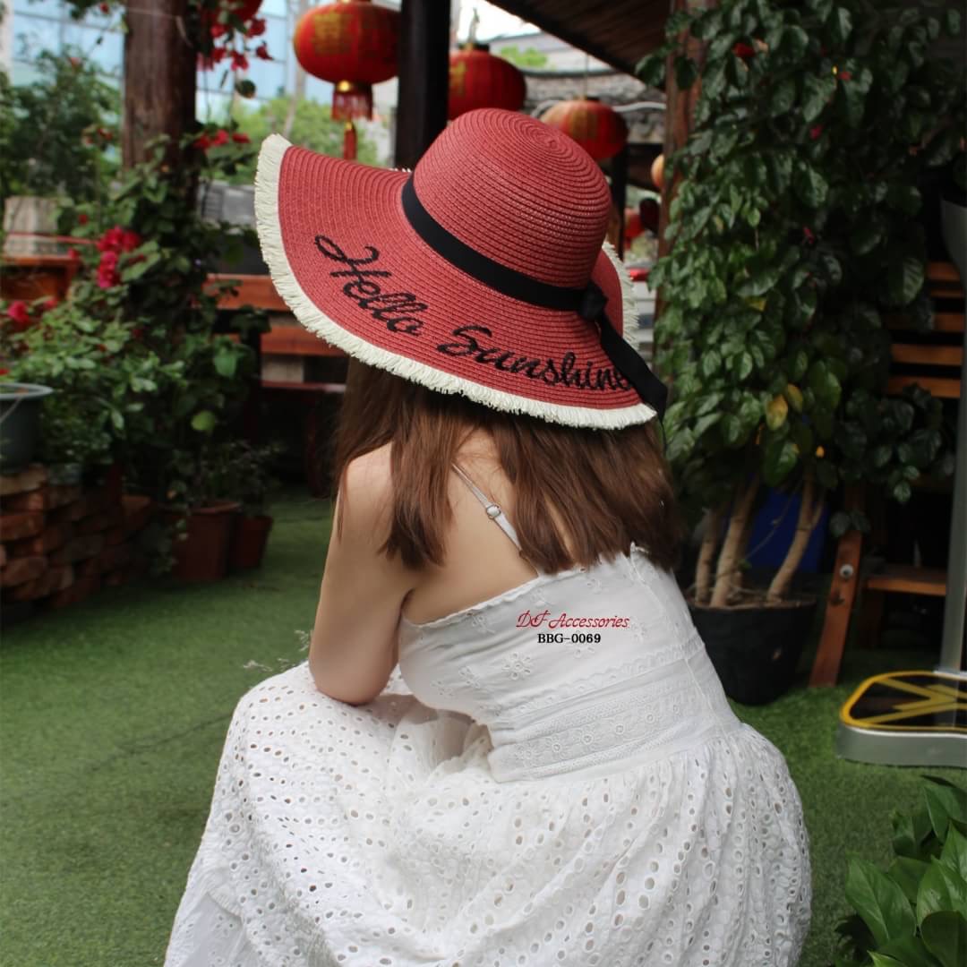 สินค้าพร้อมส่ง หมวกสานปีกกว้างปัก Hello Sunshine พับได้คืนรูปได้ดี ถูกน้ำได้ สวย ถ่ายรูปมากเริ่ดสุดๆจ้า