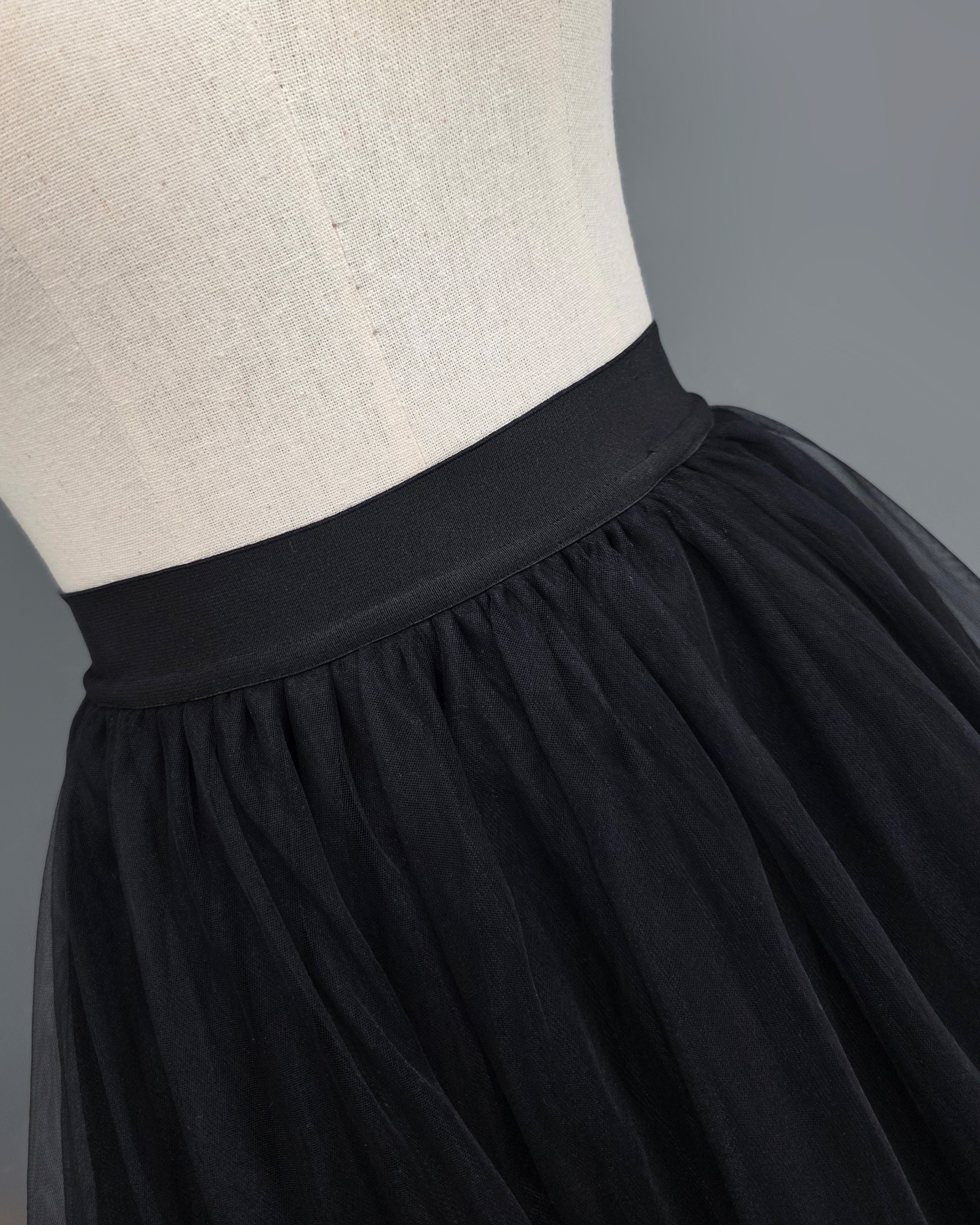 กระโปรงแฟชั่น กระโปรงยาว ดีเทลผ้าระบายวงกลมซ้อนกัน 3 ชั้น