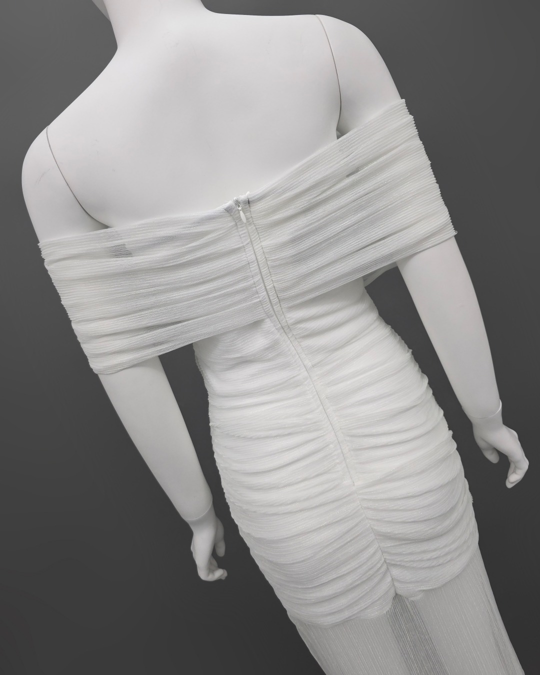 เดรสแฟชั่น แม็กซี่เดรสเปิดไหล่ กระโปรงยาว