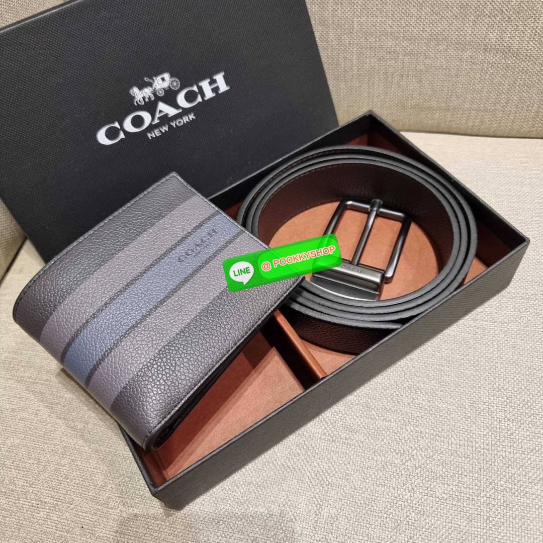 COACH F75399 COMPACT ID WALLET IN VARSITY LEATHER WITH BELT MIX GIFT BOX SET Set สุดคุ้ม!! ลิมิเต็ด!! สำหรับหนุ่มๆ ที่จับคู่เซ็ทกระเป๋าสตางค์รุ่นยอดฮิต และเข็มขัดหนัง pepble มาใน package Coach gift box คุ้มค่ามากๆ กระเป๋าสตางค์หนังวัว สวย นิ่มไปอีก ยังไม่