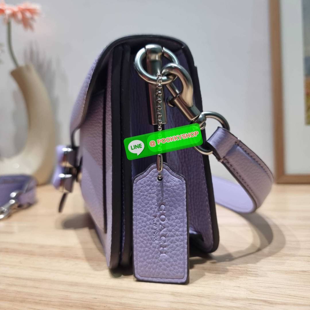 COACH CH735 TABBY SHOULDER BAG 26 🔆 Details ดีไซน์ใหม่ปี 2023 กับกระเป๋าสะพายไหล่สุดฮอต วินเทจย้อนยุค สวยคมชัด คลาสสิคใช้ได้ทุกลุค เปิด-ปิดด้วยแม่เหล็กในตัว รับรองแน่นหนา ด้านหลังมีช่องแยก ภายในเป็นช่องโล่ง ขนาดกำลังสวย มีสายสะพายมาให้ถึง 2 แบบ สา