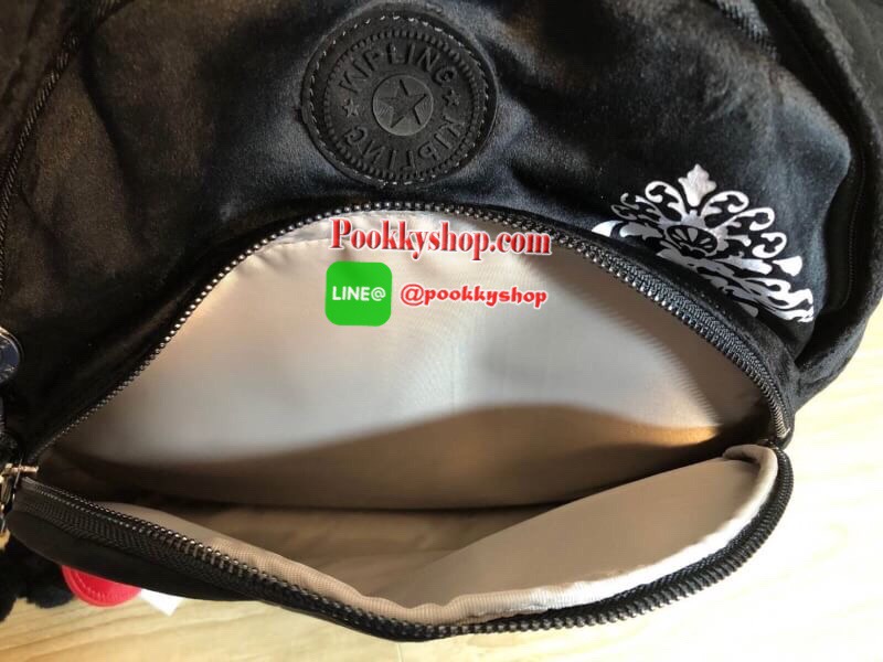 Kipling Disney's Backpack collection สุดน่ารักจากแบรนด์ kipling ขนาดกำลังน่ารักพอเหมาะสำหรับใส่ของระหว่างวัน และช่องจัดเก็บอีกหลากหลายรูปแบบ ดีไซน์สวยนับเป็นอีกหนึ่งกระเป๋าเป้ที่พร้อมให้คุณได้สะพายออกไปข้างนอกได้ทุกวันอย่างมั่นใจ เพราะแมทช์เข้ากับทุก