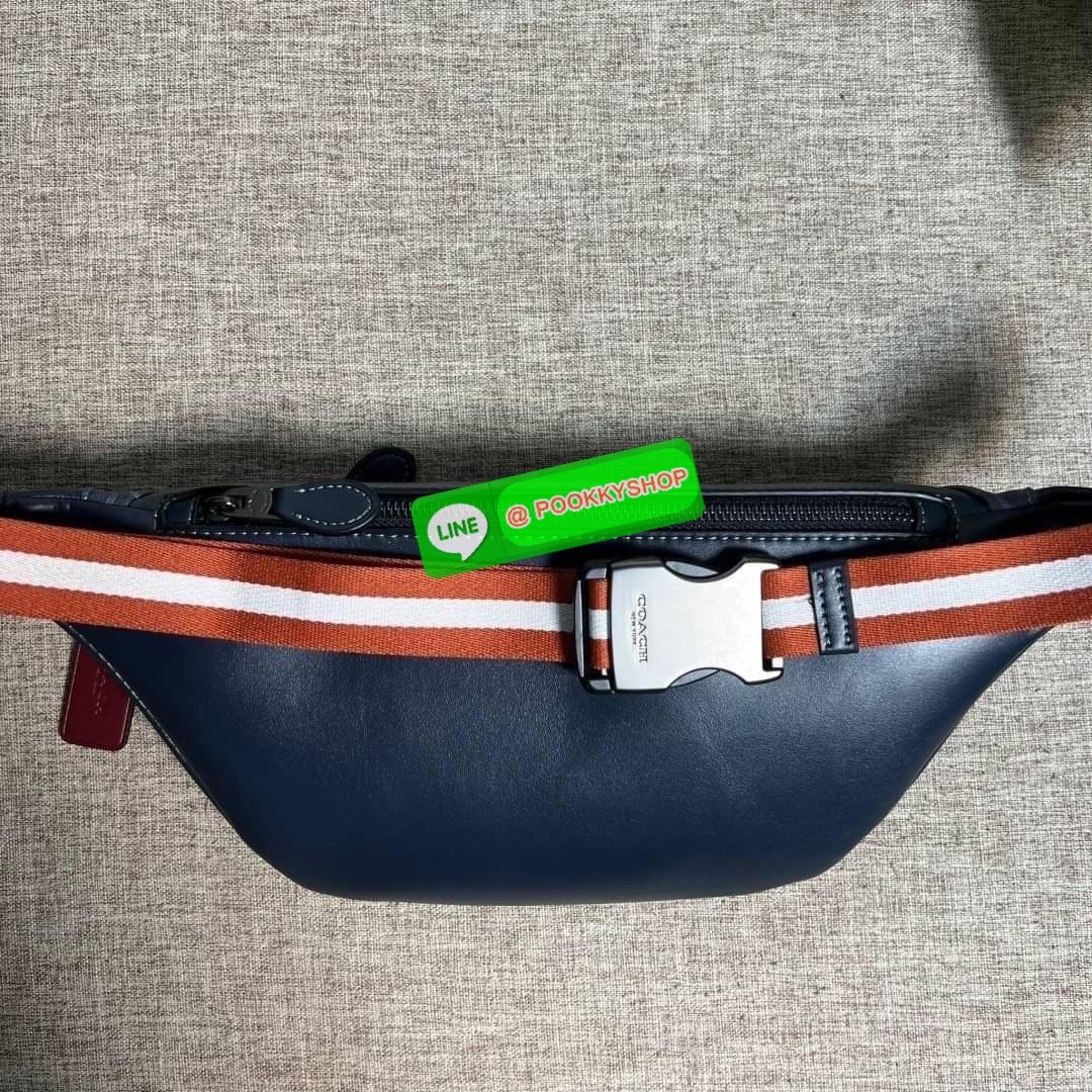 Coach Warren Belt Bag In Signature Canvas ( CB912 )With กระเป๋าคาดอก/เอว Coach Warren ในแคนวาสซิกเนเจอร์พร้อม ผ้าใบเคลือบซิกเนเจอร์และหนังลูกวัวอย่างดี ภายในกระเป๋ามัลติฟังก์ชั่น ปิดซิป ซับในผ้า กระเป๋าซิปด้านนอก สายปรับได้ ยาว 34 1/2" ใส่ได้เอว
