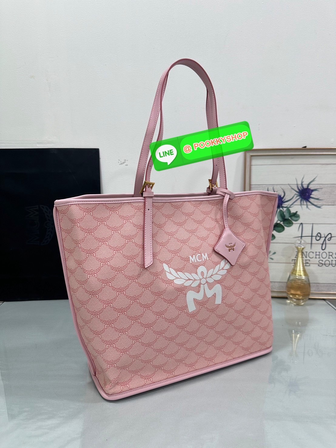 MCM Himmel Shopper in Lauretos • กระเป๋าช้อปเปอร์รุ่นHimmel Shopper • วัสดุ Lauretos Monogram Canvas ลายตัว M + ใบลอเรล เอกลักษณ์ใหม่ของ MCM