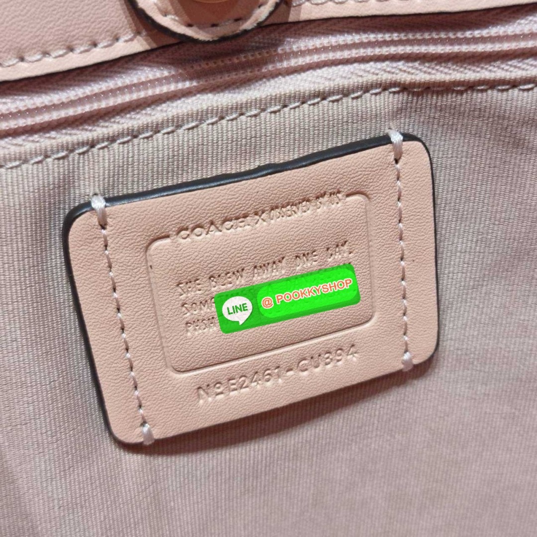 🔆 Model COACH CU394 COACH x OBSERVED BY US CITY BUCKET BAG IN SIGNATURE CANVAS 🔆 Details ใหม่! กระเป๋าสะพายทรงบัคเก็ต ดีไซน์รูปทรงคลาสสิค อินกับกระแสสุดๆ ตกแต่งลวดลายให้น่าใช้ขึ้น และยังมีกระดุมแม่เหล็กปิดปากกันของหล่น มาพร้อมสายสะพายถึง 2