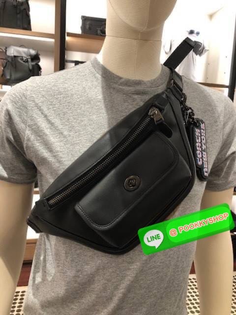 COACH C1277 HERITAGE BELT BAG ใหม่ล่าสุด กระเป๋าคาดอกสุดชิคสำหรับหนุ่มๆ เป็นดีไซน์กึ่งสปอร์ตที่ดูหรูมากๆ แพทเทิร์นเป็นที่ใช้งานง่าย วัสดุหนังแท้เต็มใบ มีช่องด้านหน้า และซิปหลัก ภายในโล่งกว้าง จุของได้สบายๆ สายสะพายปรับได้เลยตามชอบ ใบจริงดีงามเกินราคาแน่นอ