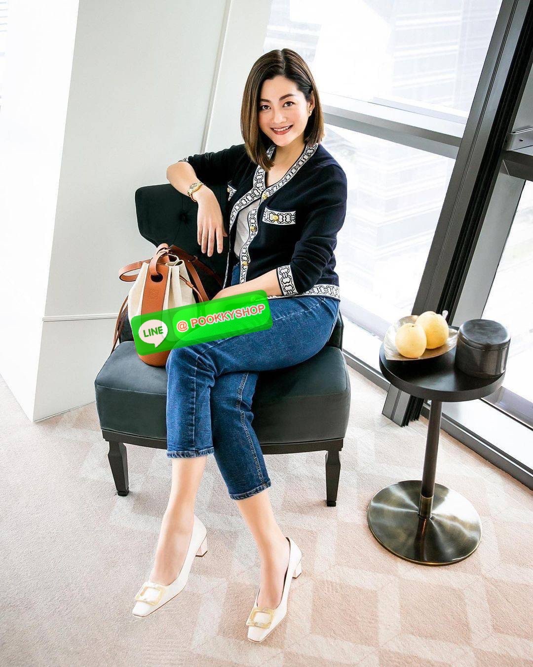 ✴️พร้อมส่งความสวย!✴️ NEW IN! LOEWE CROSSBODY BUCKET BAG GIFT WITH PURCHASE (GWP) กระเป๋าถือหรือสะพายพรีเมี่ยมกิ๊ฟ Limited Edition จาก LOEWE PERFUME DUTYFREE COUNTER วัสดุ Canvas & Leather calfskin ขนาดกำลังดี น้ำหนักเบา ภายในโล่งกว้างและจุ ส