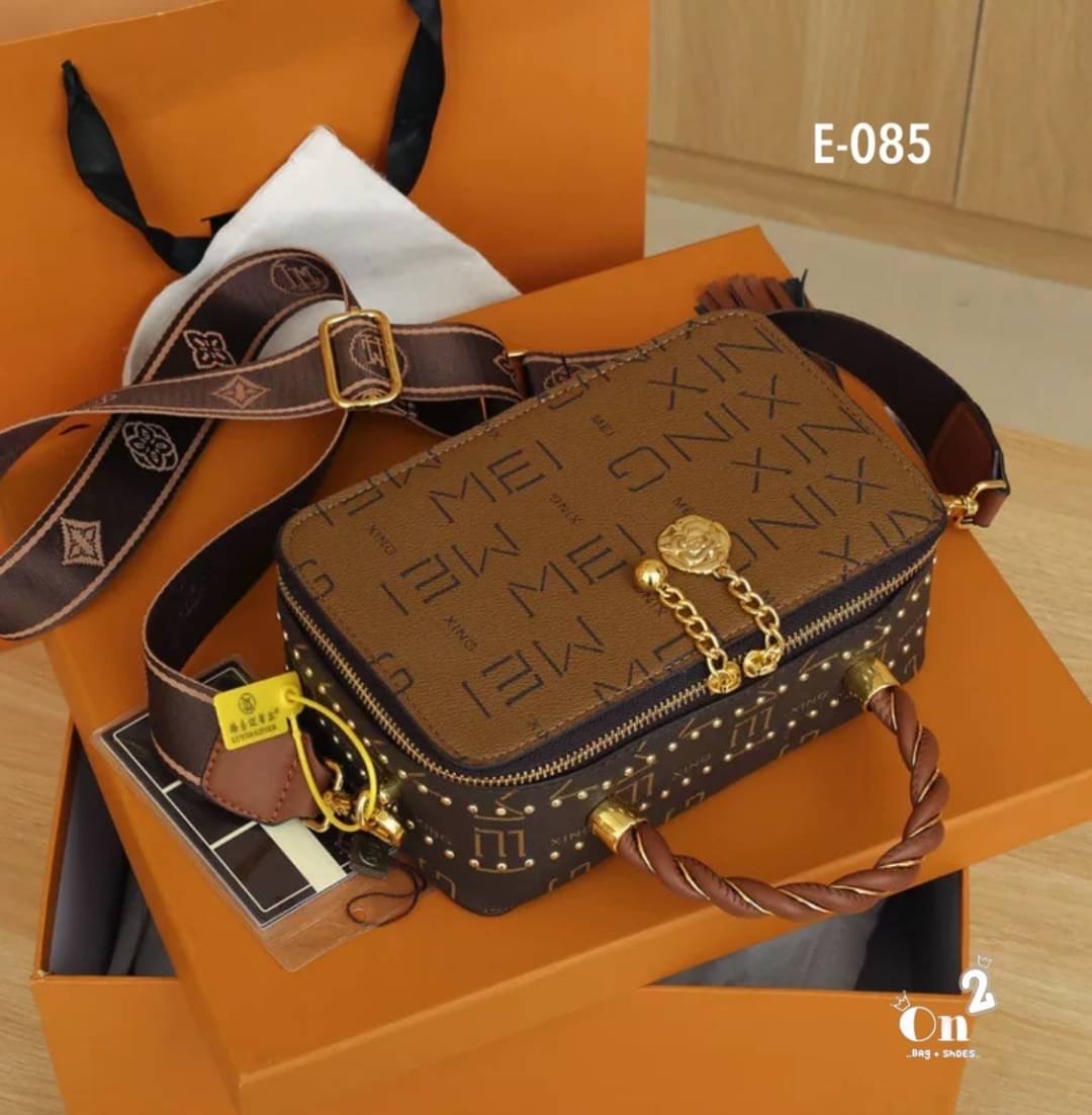 Must have 🔥✨ ทรง tote งานสไตล์แบรนด์ พร้อมส่งงานดีมาก ใช้ได้ตลอดกาล แนะนำว่าควรมีไว้เลยค้า ลายโมโนแกรม งานปังสวย คุณภาพสุด