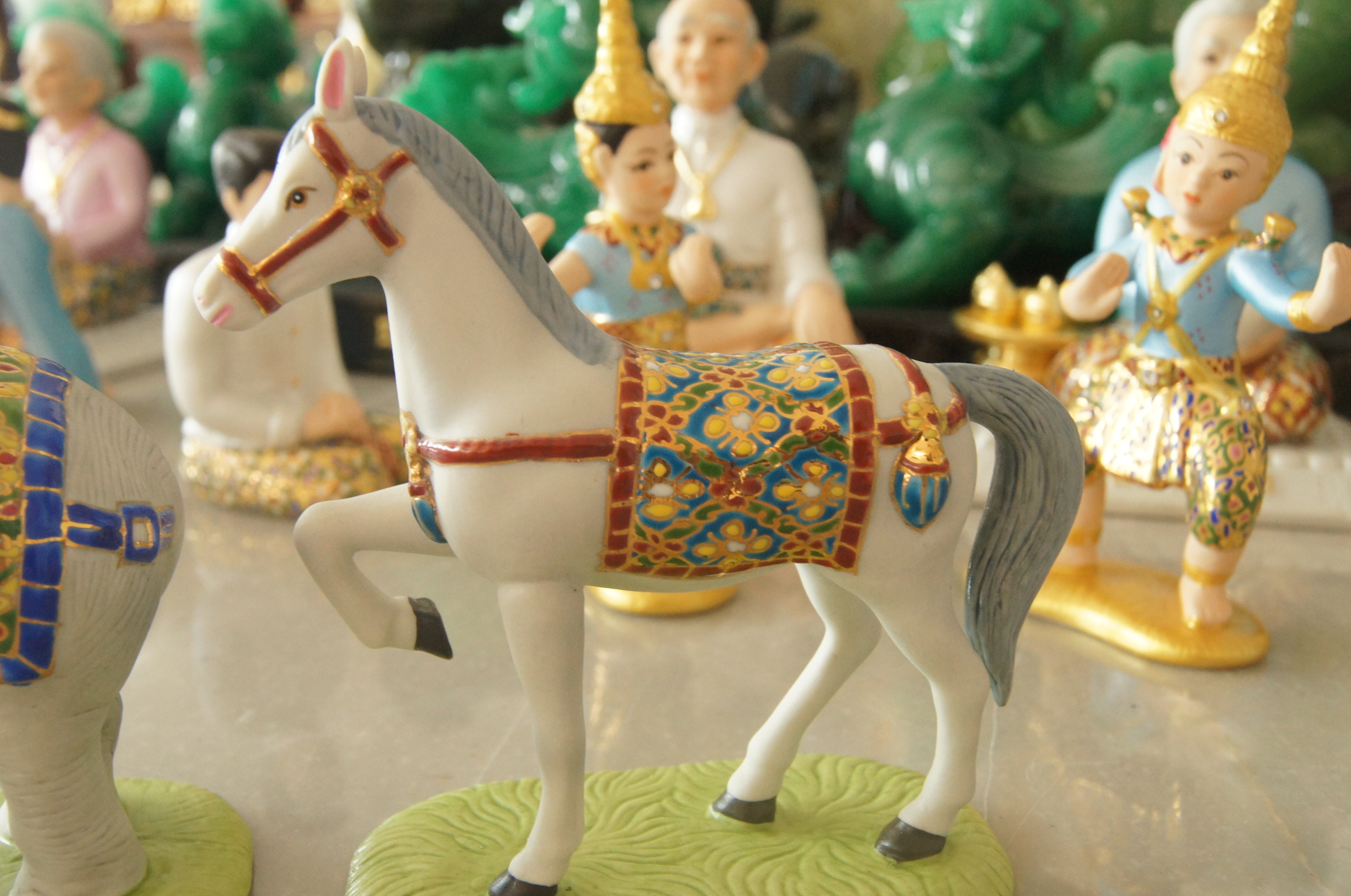 ช้างม้า ขนาดเล็ก สูง 10 กว้าง 6 cm (งานเบญจรงค์ ) คู่