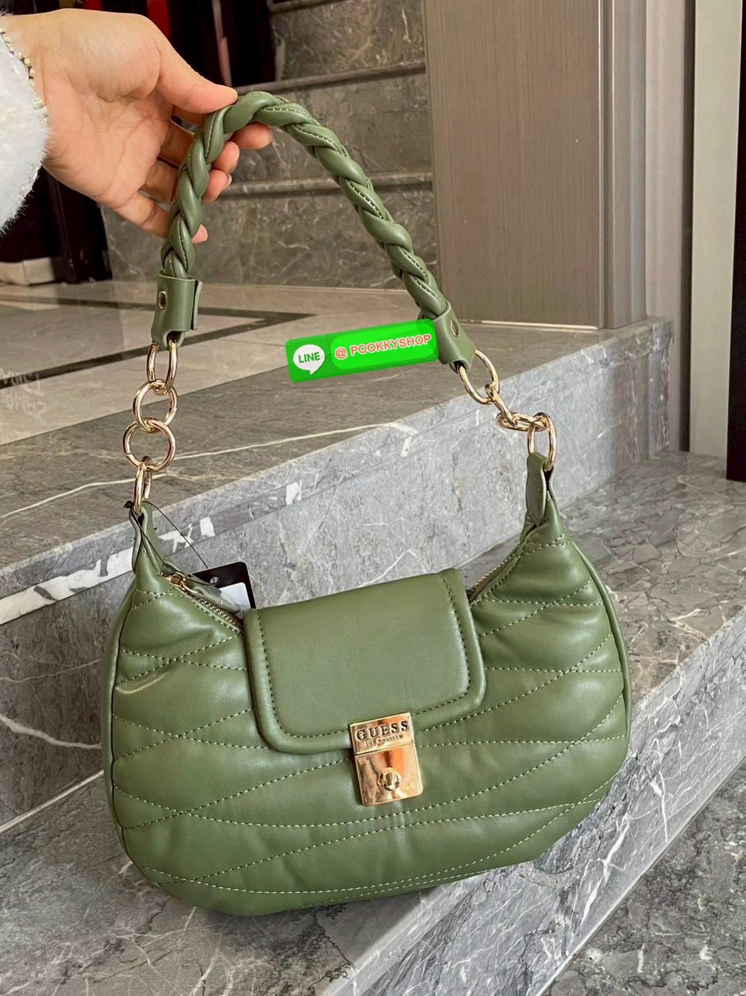 Guess งานเเท้ usa lily Quited shoulder back