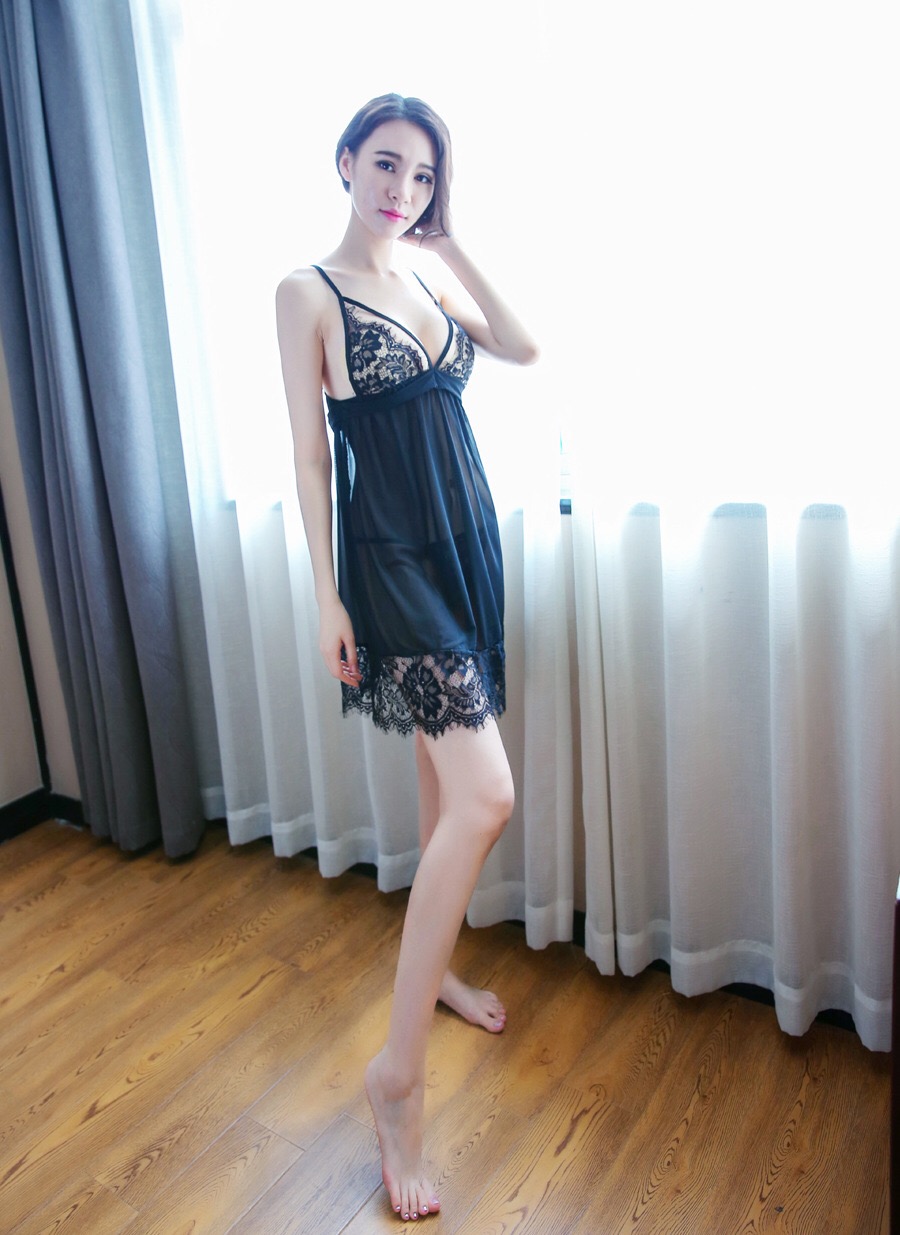 ชุดนอน เดรสซีทรู สีพีช แต่งลูกไม้ซีทรู เนื้อผ้าสวย ทิ้งตัว คุณหนูมากๆคะ