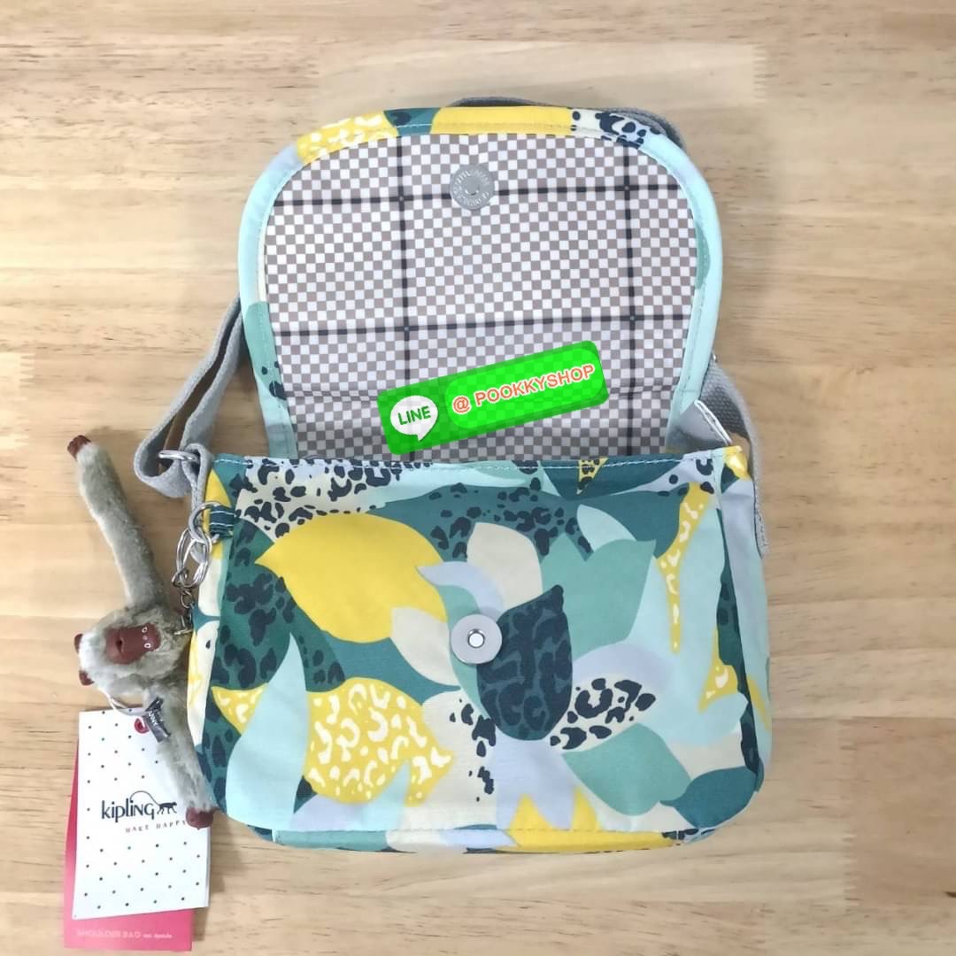 KIPLING SABIAN CROSSBODY MINI BAG กระเป๋าสะพายข้าง วัสดุ Nylon & Polyester 100% ขนาดเล็กกำลังน่ารัก เปิด-ปิดด้วยฝาปิดกระดุมแม่เหล็กและซิปแบรนด์ ด้านในทีแท็กแบรนด์