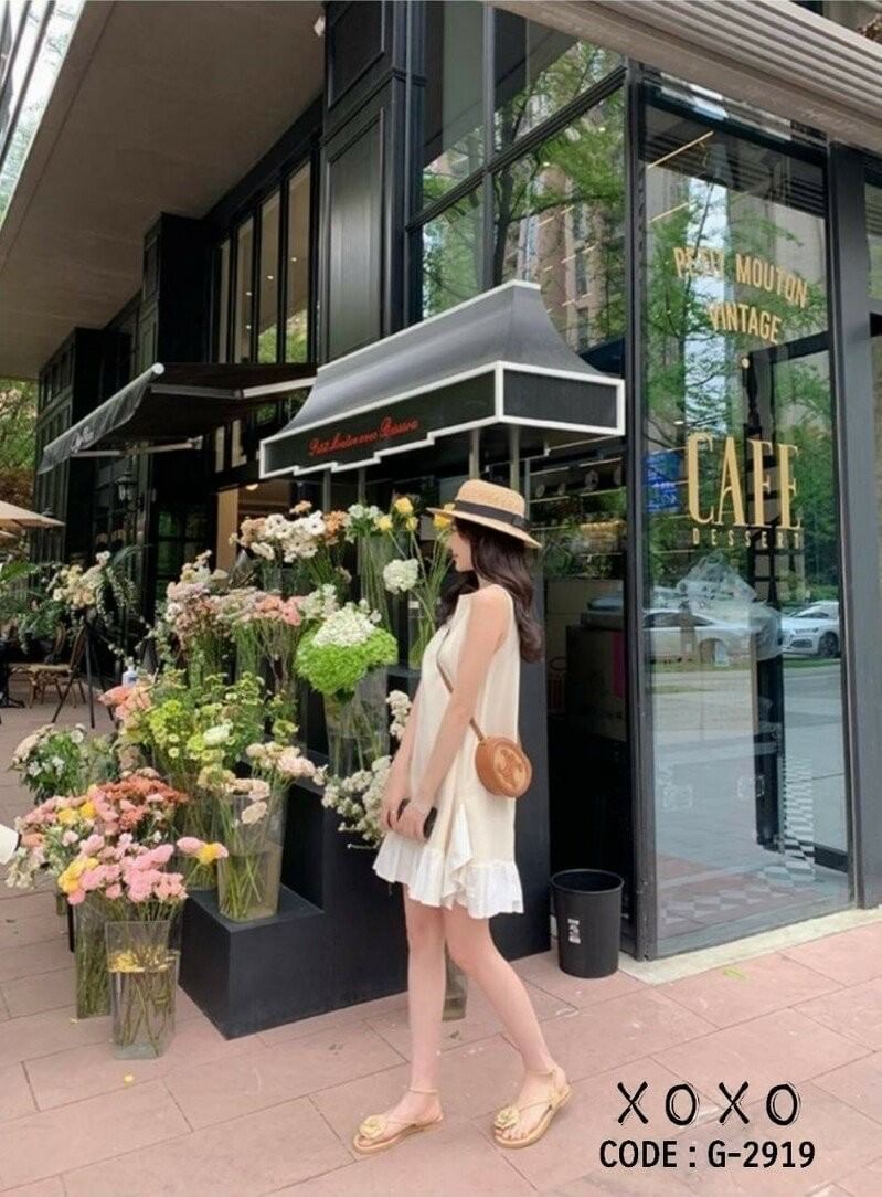 🎁 สินค้าพร้อมส่ง 🎁 แตะครีบ รัดหลัง ด้านบนแต่งดอกไม้สวยงาม หนังนุ่ม แมทส์ชุดง่าย น้ำหนักเบา วัสดุหนัง PU