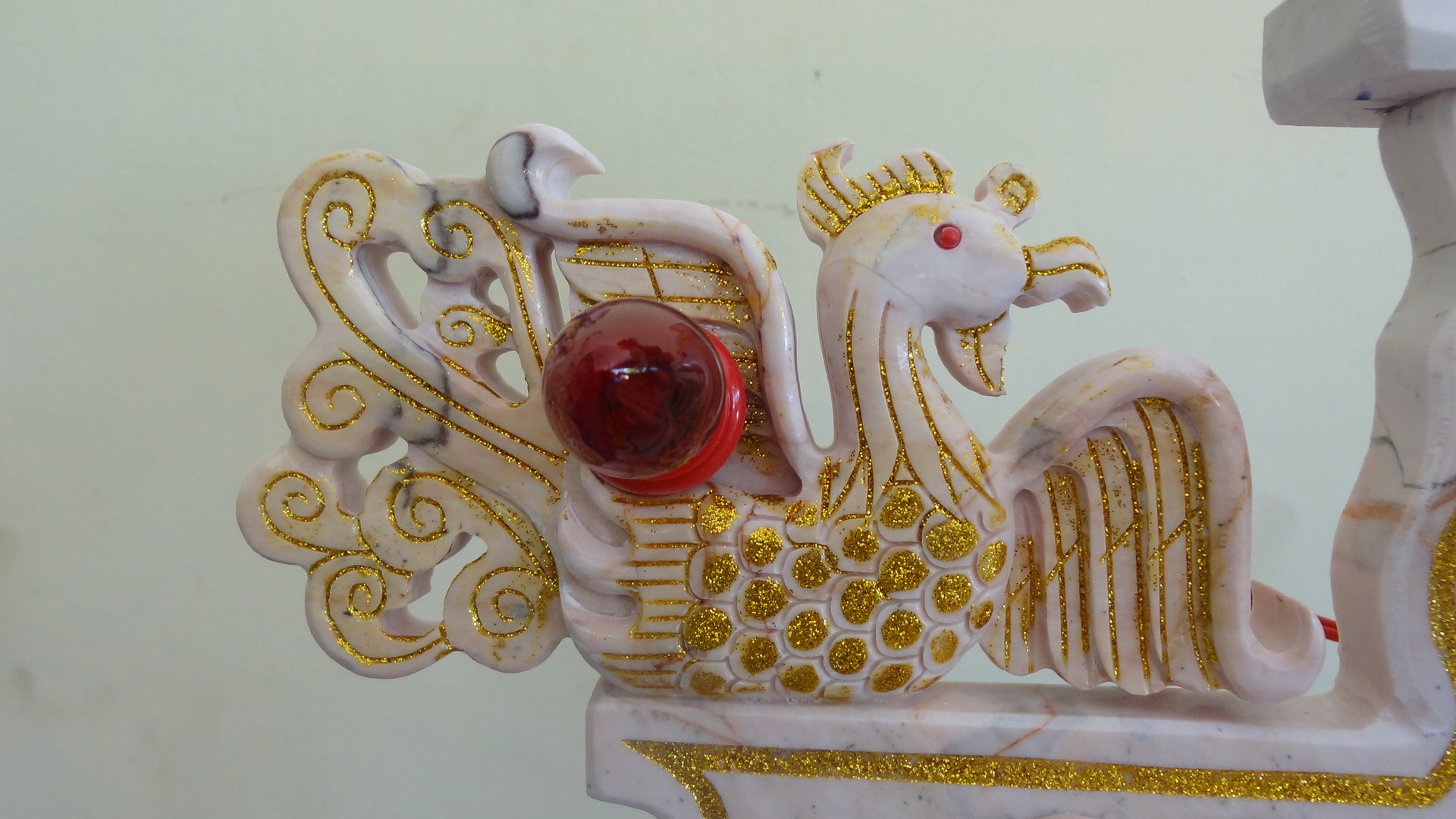 ศาลเจ้าที่ขนาด 16 นิ้ว(รุ่นร่มเย็น) 2 เสา 3 หลังคา 2หงส์ ชมพูเกล็ดทอง