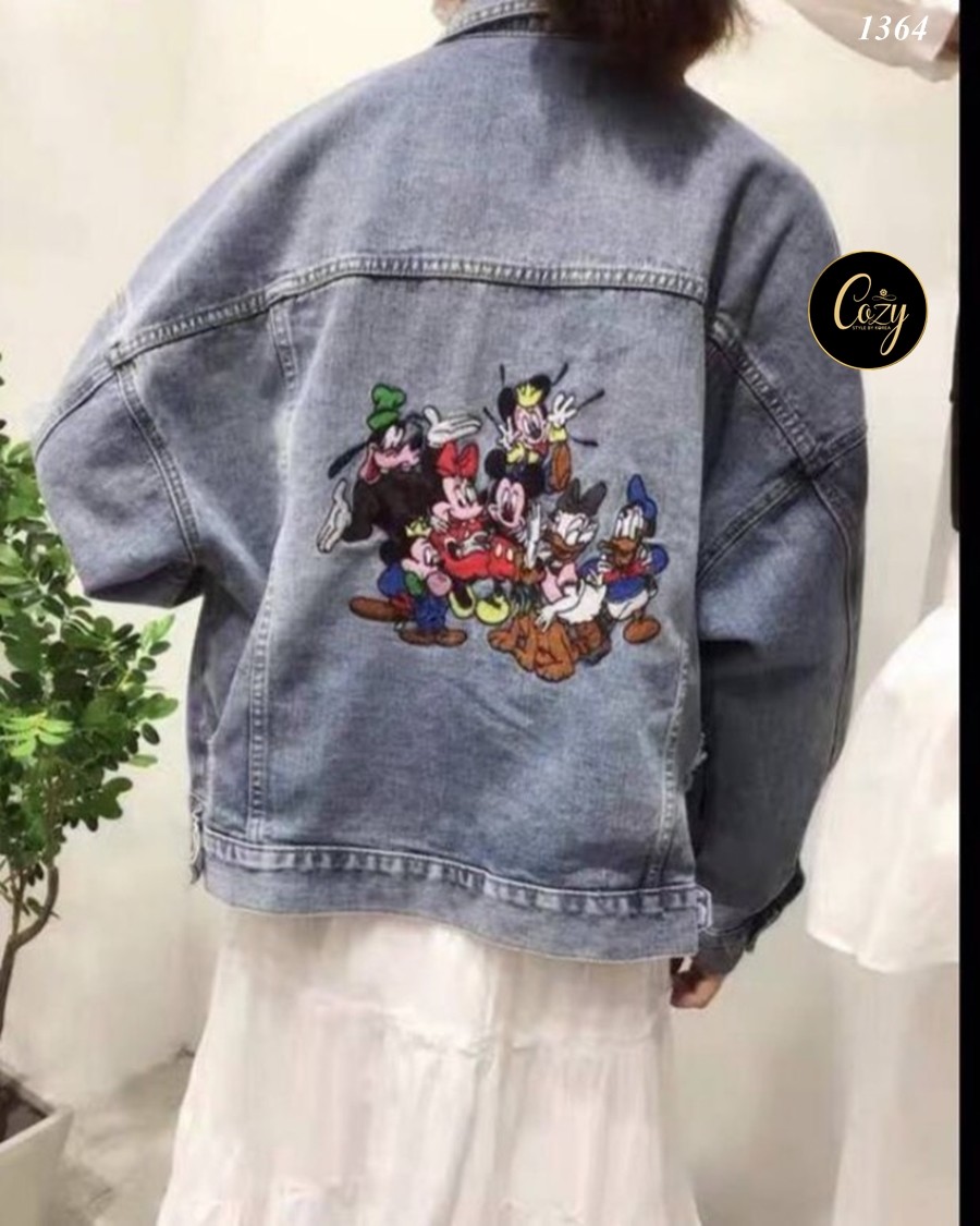 เสื้อแฟชั่น เสื้อยีนส์ฟอกแขนยาว Oversize กระดุมปลายแขน อกผ่าหน่ากระดุมเงิน 5 เม็ด