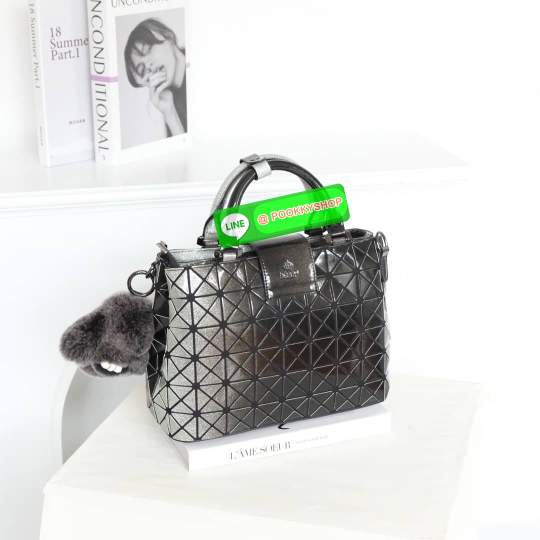 สินค้าเข้าใหม่ 𝗞𝗘𝗘𝗣 𝐀𝐋𝐈𝐙 𝗖𝗢𝗟.𝟮 ลายใหม่ ( DIAMOND PATTERN ) ทรงสวย ขายดี ขนาดกำลังดี และที่สำคัญ !! น้ำหนักเบา ไม่รอช้าทางแบรนด์เลยทำ สีใหม่มาเพิ่มลูกเล่นให้กับ