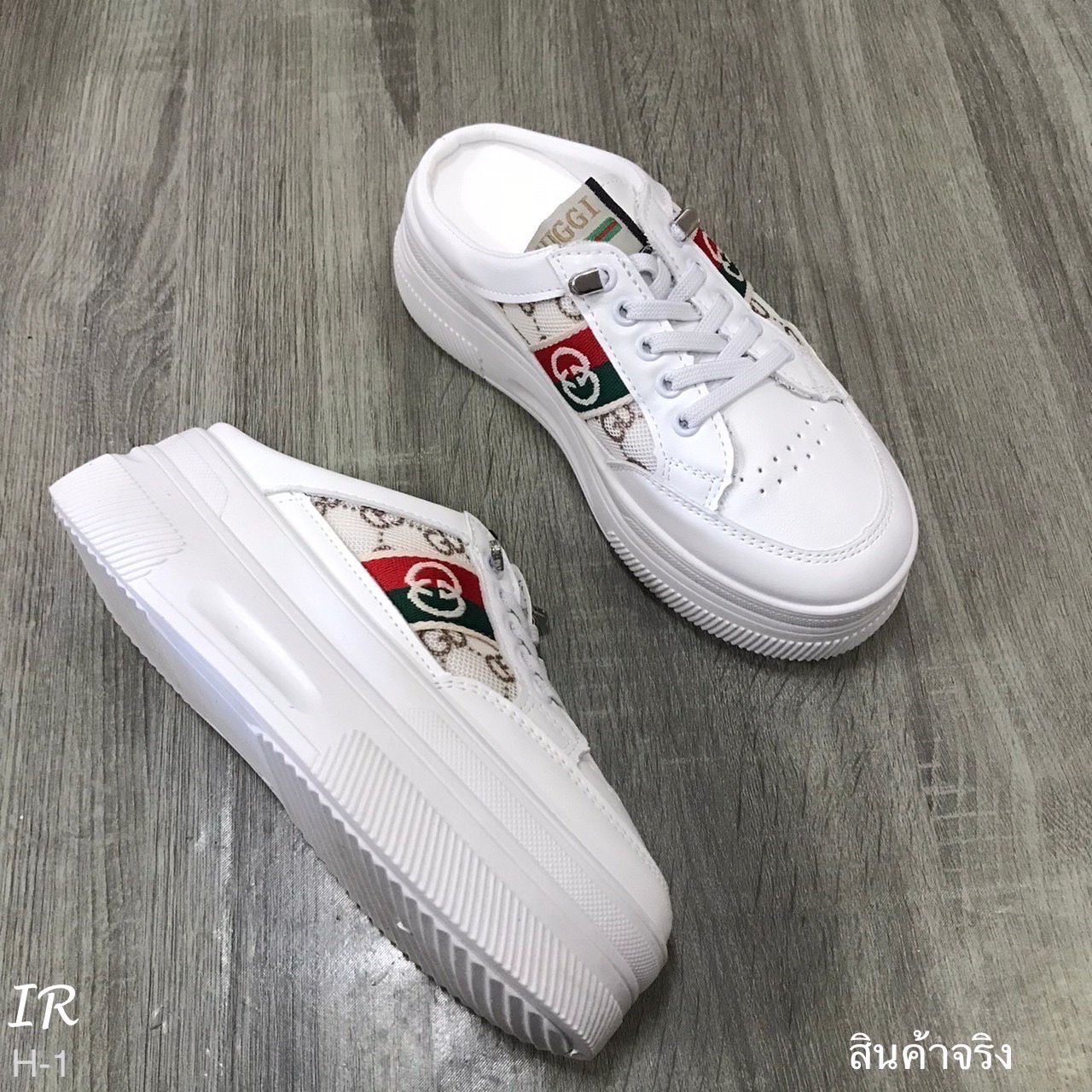 แบบขายดีมาก!!! พร้อมส่ง งานนำเข้า ผ้าใบโกงความสูงหนังพียูนิ่มลายตัดต่อลายแบรนด์ดังแบบสวมเปิดส้นใส่ง่ายมากค่า พื้นนิ่ม รองพื้นถอดได้ สูง 6 ซม. งานดี ใส่สวย การันตีจ้า