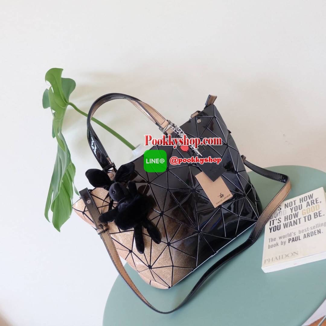 รุ่นขายดีมากๆ หายากมาเพิ่มแล้วค่ะ!! Mix shade colors !! Tone สีใหม่ Black xPeach สี Limited พิเศษที่ สวยไม่ซ้ำใคร แถมยังลาย หายาก ปรับทรงได้ 2 แบบ น่ารักมาก ค่า ( เนื่องจากสีเฟด ดังนั้นแต่ละใบลายสีอาจจะมีความแตกต่างกัน ) แต่ยังคงสวย แน่นอนค่า ฟรีตุ๊กตากระ