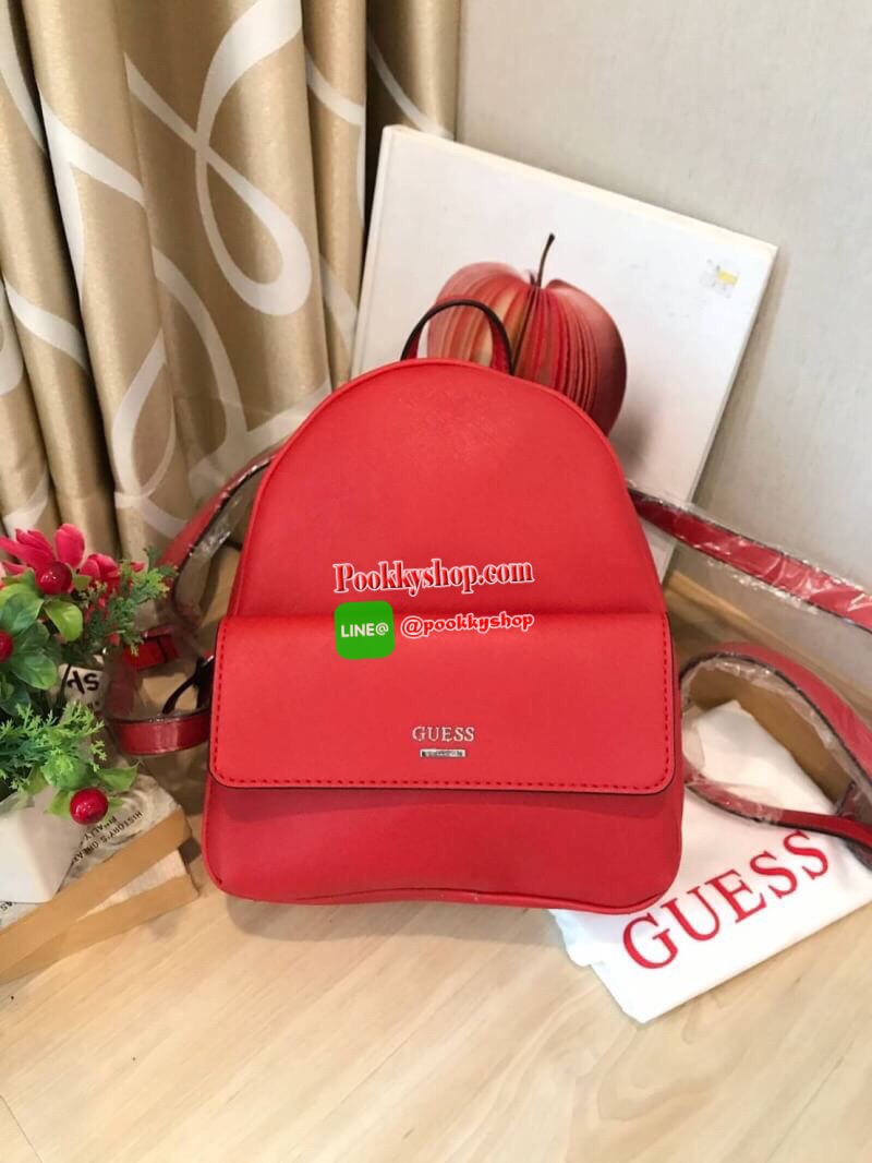 GUESS MINI BACKPACK BAG กระเป๋าเป้สะพายขนาดมินิ ซึ่งจัดว่าเป็น2way สามารถดึงสายสะพายออกมาให้เป็นสะพายไหล่หรือcrossbody วัสดุหนังsaffiano ด้านหน้ามี1ช่องเก็บของจุกจิก ช่องใหญ่เปิดปิดด้วยซิป ใส่มินิไอแพท กระเป๋าสตางค์ยาว ของจุกจิกได้อีกเยอะ ขนาดกำลังดีเลยที