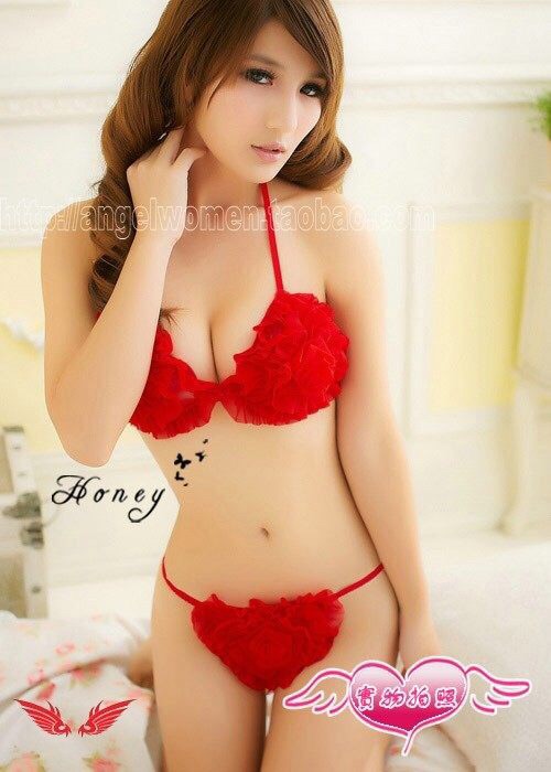 บิกินี่ BIKINI เซ็กซี่ ทูพีซ สีแดงสด แต่งชีฟองจีบย่น พองฟู เพิ่มวอลลุ่มเก๋ๆ เปรี้ยวจี๊ดส์แบบสุดๆ ไปเลยคร่า