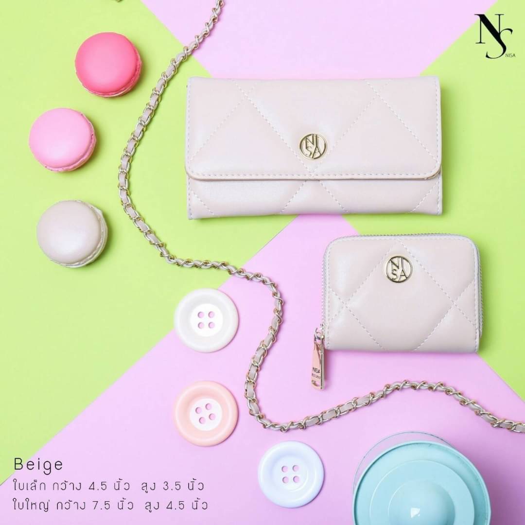 NISA Style My Authentic Brand มาแล้วค่ะ กระเป๋าสตางค์แบรนด์แท้ รุ่นขายดีที่สุด !!! NISA bag ~ ปังแน่นอน !!! จัด set 2 ใบ มาพร้อมกล่องแบรนด์ เลิศมากค่ะ ด้านหน้าและหัวซิปมีโลโก้แบรนด์ทุกใบ ภายในบุผ้าลายลิขสิทธิ์อย่างดี งานแลมป์ขึ้นเงา น้ำหนักเบามากค่ะ มาพร้