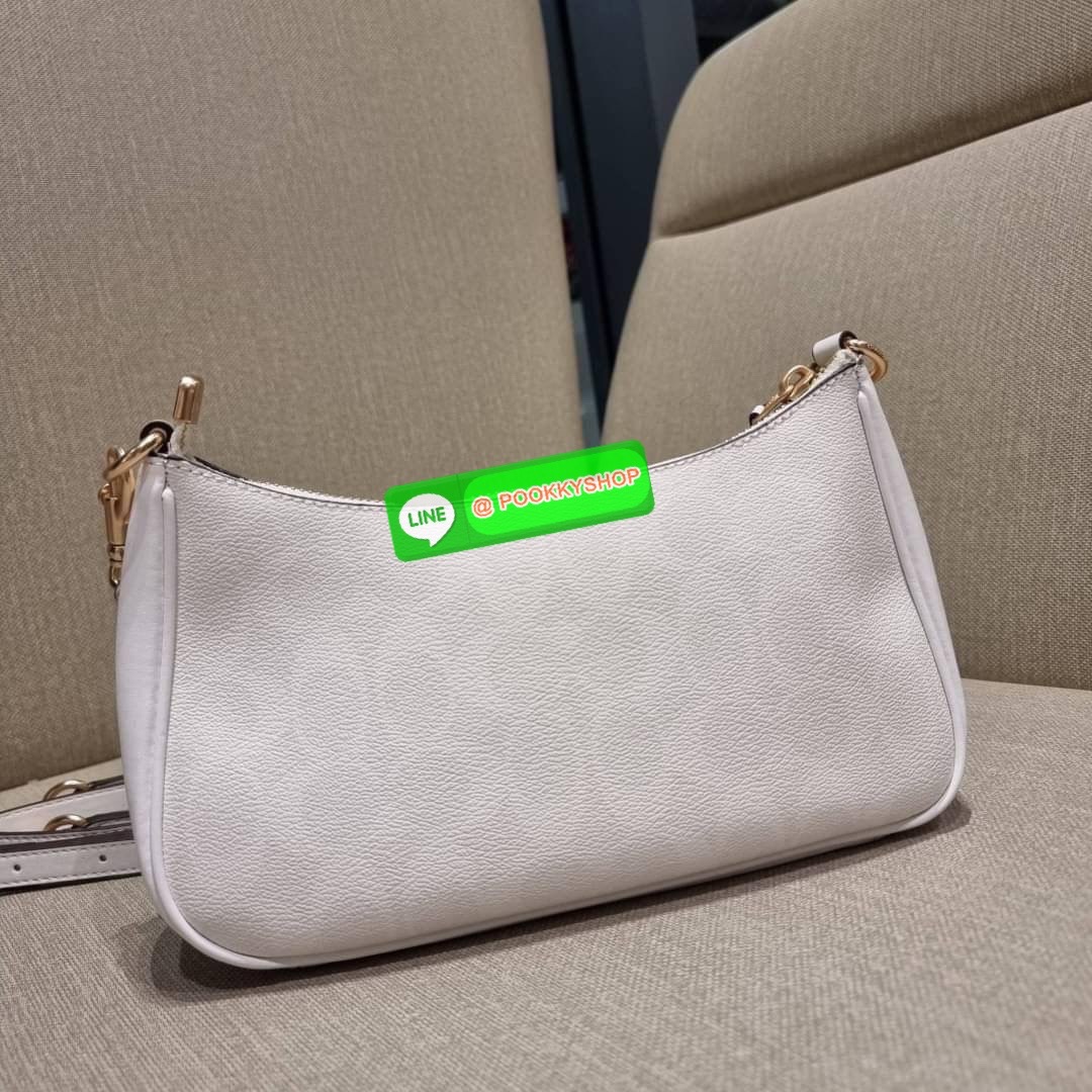 COACH CA548 TERI SHOULDER BAG IN SIGNATURE CANVAS คอลเลคชั่นใหม่ล่าสุด ที่สาวๆรอคอย กระเป๋าสะพายไหล่กึ่งทรงพอช พร้อมเสิร์ฟความสวยถึงบ้านไปเลยก่อนใคร แบบไม่ต้องพรีฯ ด้วยดีไซน์คลาสสิคที่แอบแฝงความเรียบหรู มาพร้อมสายสะพาย 2 เส้น เป็นสายโซ่คล้องแขนและสายสะพาย