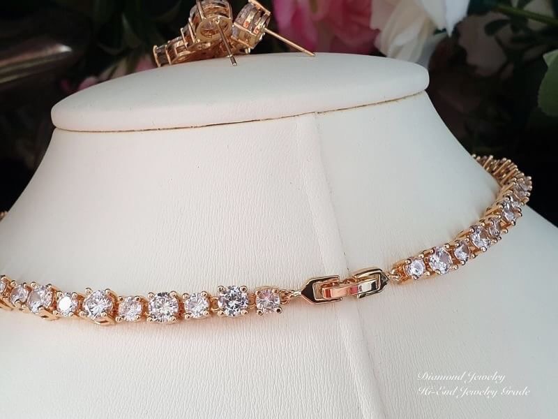 New Arrival !!!! เซตต่างหู+สร้อย งานเพชร CZ แท้ งานเพชรคัดทุกเม็ดค่ะ ของจริงสวยมั๊กๆเลยค่ะ เพชรเล่นไฟดีมากๆๆๆ เพชรใสวิ้ง ดีไซส์น่ารักมากๆคะ งานสวย เริ่ดดด เพชรสวยวิ้ง เด้งไฟ งานเกรดจิวเวอรี่อย่างดีมีคุณภาพจ้า