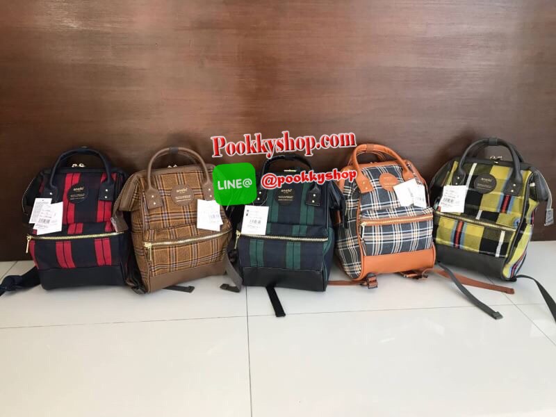 Anello Checked Hinge Clasp Mini Backpack เปิดตัวคอลเลคชั่นใหม่ปลายปีสุดน่ารัก วัสดุผ้าแคนวาสลายสก็อต และขอบบนล่างและด้านหลัง วัสดุpu โลโก้แบรนด์ด้านหน้าตัดหนังทรงกลม จุดเด่นในการใช้งานยังคงเหมือนเดิม ต่างที่ขนาดจะเล็กกว่ารุ่นออริจินัลไซส์มินินิดเดียว ผู้ใ