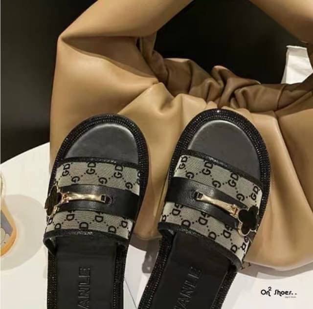 แบบสวยพร้อมส่ง รองเท้าแตะตาข่ายโปร่งใส 3สี มีเส้นคาดหน้า พื้นนิ่มนิยมมาก ใส่สบาย