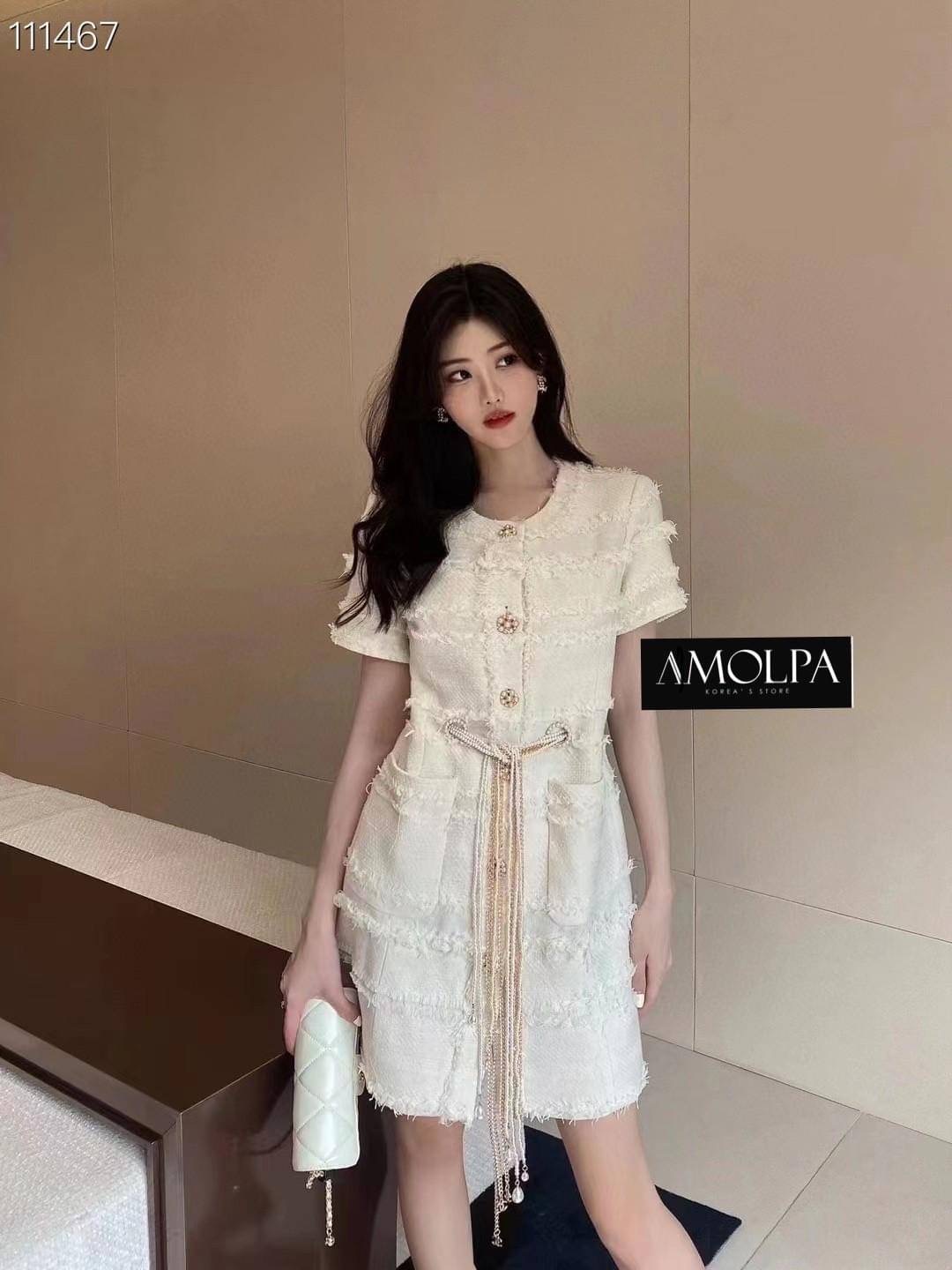 พร้อมส่ง !! DRESS CHANEL TWEED 2022SS ใหม่ล่าสุด งานสวยยตาแตกกค๊า กระดุมมุข ผ้าทวิตงานอย่างดี มาพร้อมสายเข็มขัดมุข กระดุมอย่างดี ใส่เข้ากันบอกเลยว่า สวยสุดๆ ห้ามพลาดเลยน๊า ป้าย Tag CHANEL