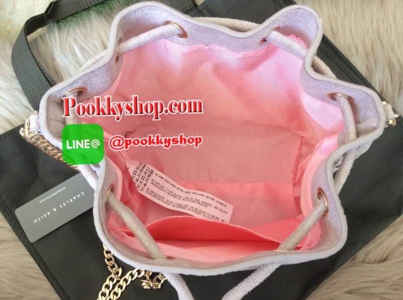 พร้อมส่ง ส่งฟรี EMS กระเป๋าสะพาย CHARLES & KEITH EMBELLISHED DRAWSTRING BAG SL2-20780488 ทรงขนมจีบ ปักลายดอกไม้ ชนชอป สิงคโปร์ 2018 สุด chic กระเป๋าผ้าผสมหนัง ปักลาย สีสันสวยงาม เปิดปิดด้วยหนังรูด อะไหล่ทองทั้งใบ สวย น่ารักกก!!! มากๆค่ะ นานๆจะผลิตออกมาวาง