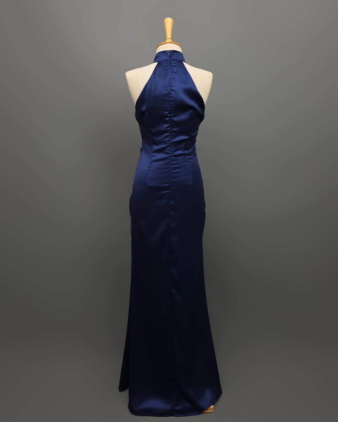 เดรสแฟชั่น แม็กซี่เดรสเสื้อคอกลมแขนกุด กระโปรงผ่าหน้าขา