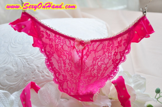 ชุดชั้นในเซ็กซี่ ทูพีซ สีชมพูสดใส ลายจุด ขาว + กางเกงในบิกินี่ เข้าชุด งานพรีเมี่ยม Brandname ส่งยุโรป Size B70/B75