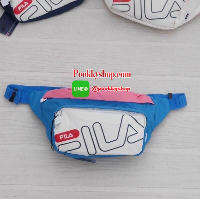 เข้าเพิ่ม ครบสี 5 สีค่ะ fila hip sack bag กระเป๋าคาดเอวและอก แท้ไม่ต้องรอพรีหรือหิ้วจากเกาหลี วัสดุผ้า Canvas หนาสวยนิ่ม หน้ากระเป๋าสกรีน Fila ตัวใหญ่ ดีไซน์กระเป๋าและสีสันที่สวยงามและทันสมัยเหมาะลุคใหม่ หัวซิปปั้ม